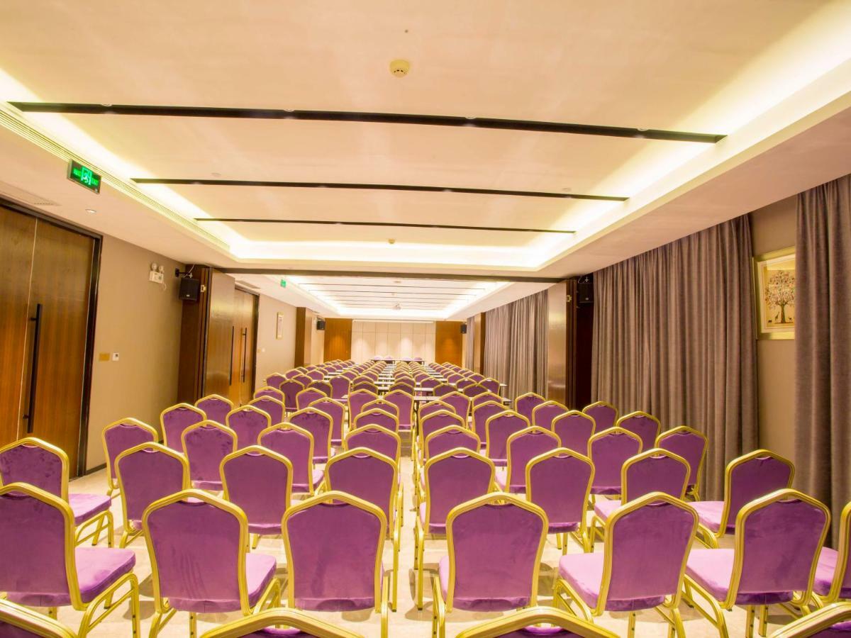 Borrman Hotel Nanning Railway Station Branch Экстерьер фото